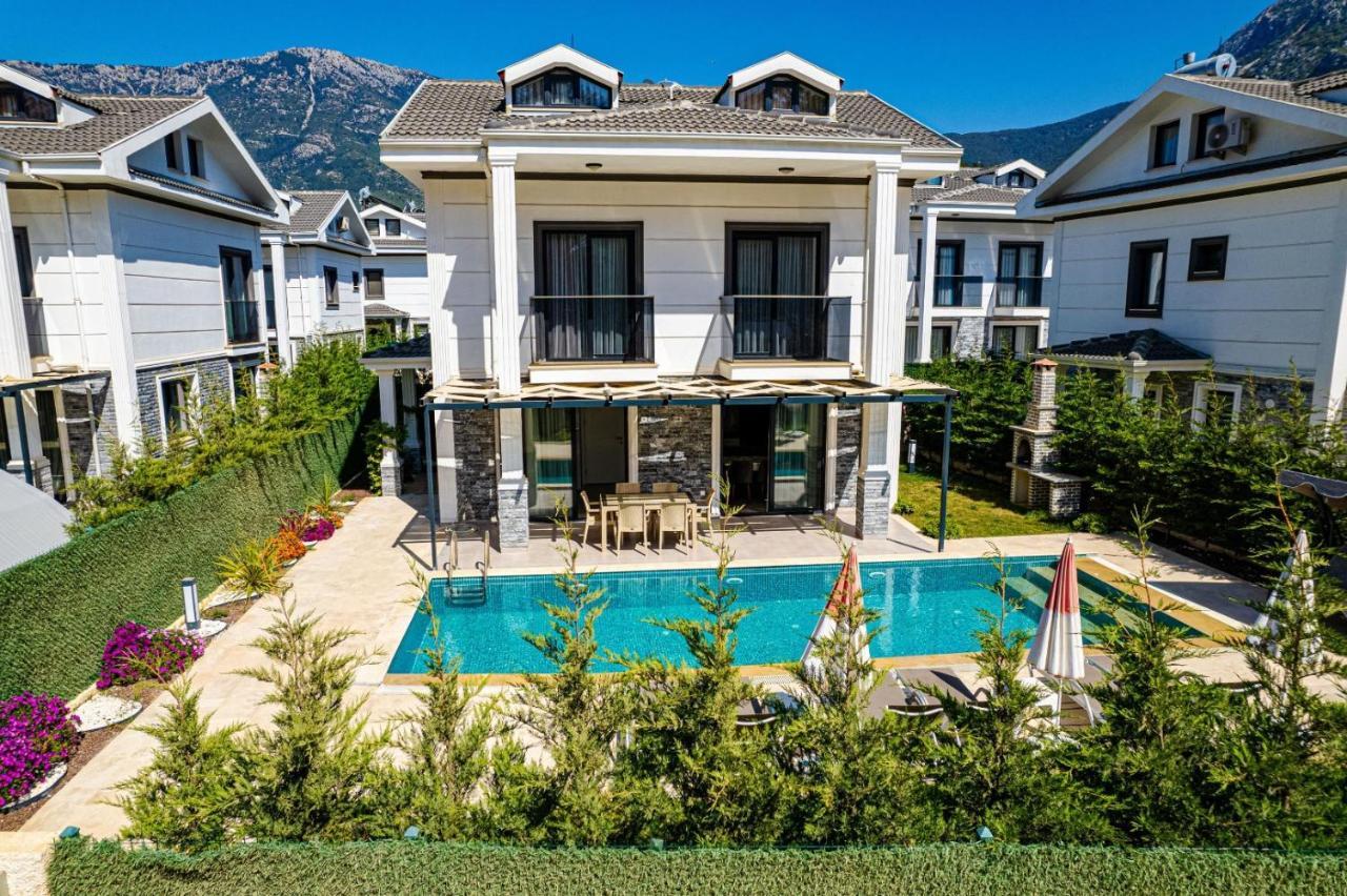 4 Bedroom Holiday Villa In Hisaroenue Oeluedeniz- Gold Rose 페티예 외부 사진