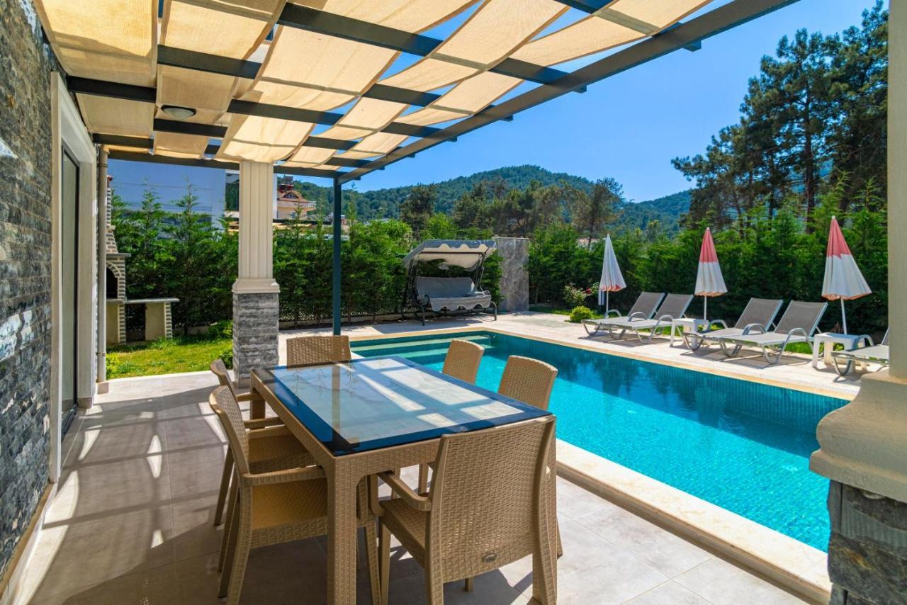 4 Bedroom Holiday Villa In Hisaroenue Oeluedeniz- Gold Rose 페티예 외부 사진