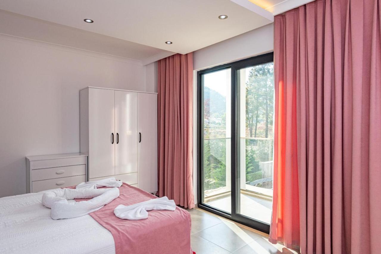 4 Bedroom Holiday Villa In Hisaroenue Oeluedeniz- Gold Rose 페티예 외부 사진