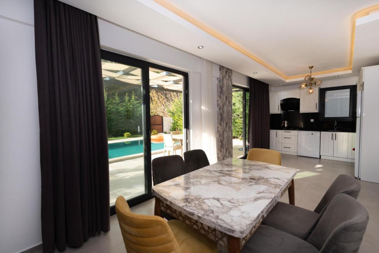 4 Bedroom Holiday Villa In Hisaroenue Oeluedeniz- Gold Rose 페티예 외부 사진