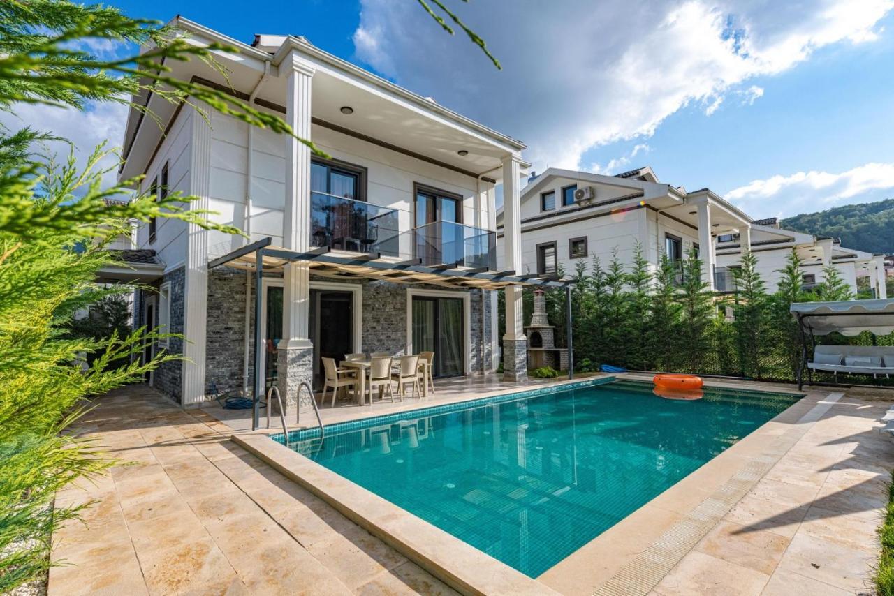 4 Bedroom Holiday Villa In Hisaroenue Oeluedeniz- Gold Rose 페티예 외부 사진