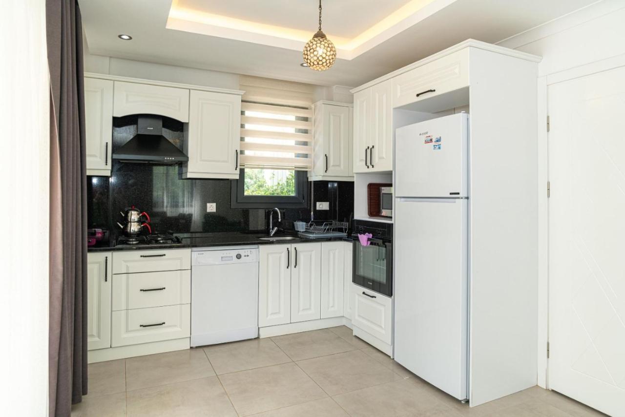 4 Bedroom Holiday Villa In Hisaroenue Oeluedeniz- Gold Rose 페티예 외부 사진